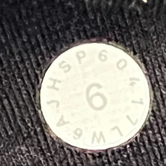 Lululemon Tied To It pants cropped leggings 6 black 21” - Picture 4 of 8